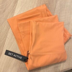 COPY - NWT ✨ SET ACTIVE leggings